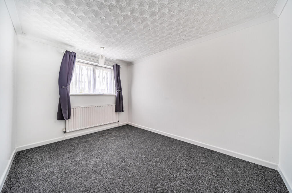 1370286-9-68f2774...