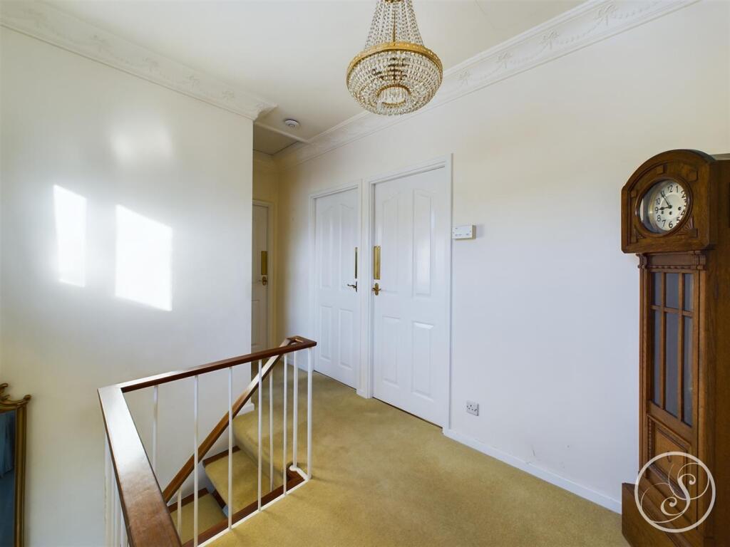 FIRST FLOOR LANDING