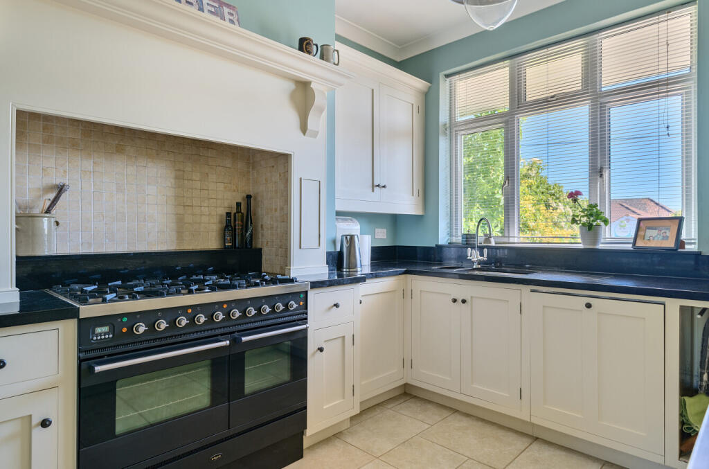 1294664-27-682761...