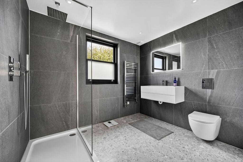 Master Ensuite
