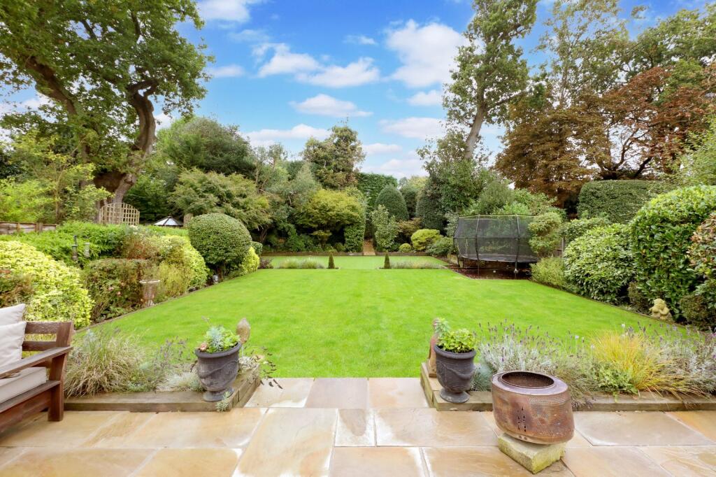 Rear Patio &amp; Garden