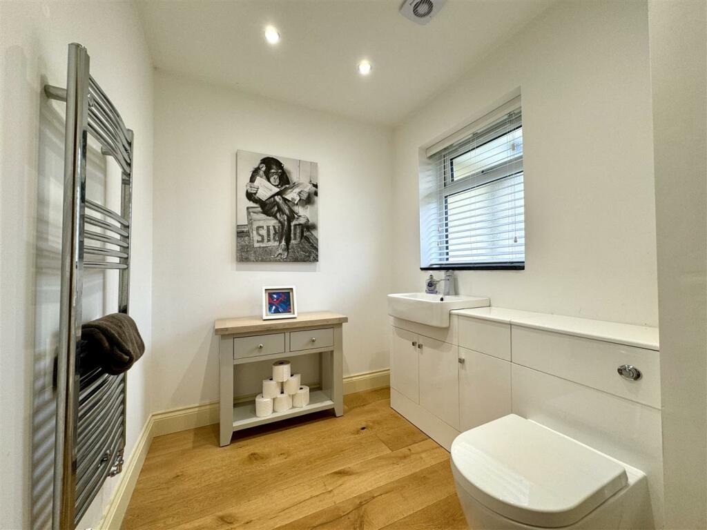 CLOAKROOM/WC