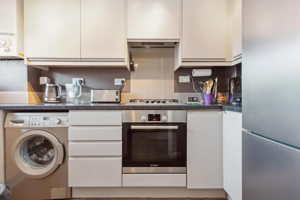 10 Willow View SW19 005.jpg