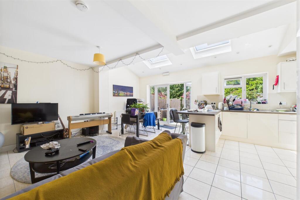 42 Frome Valley Road, Frenchay, Bristol BS16 1HE |