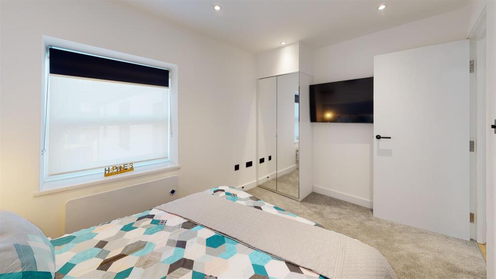 Flat-4-1-Northcote-Street-Bedroom.jpg