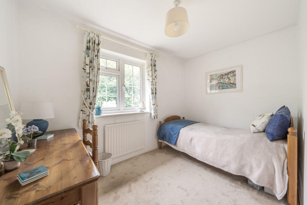 1304901-10-6846f1...