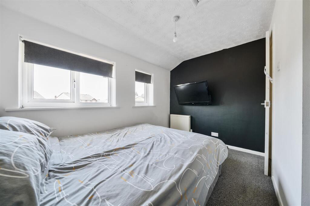 2nd view MASTER BEDROOM.jpg