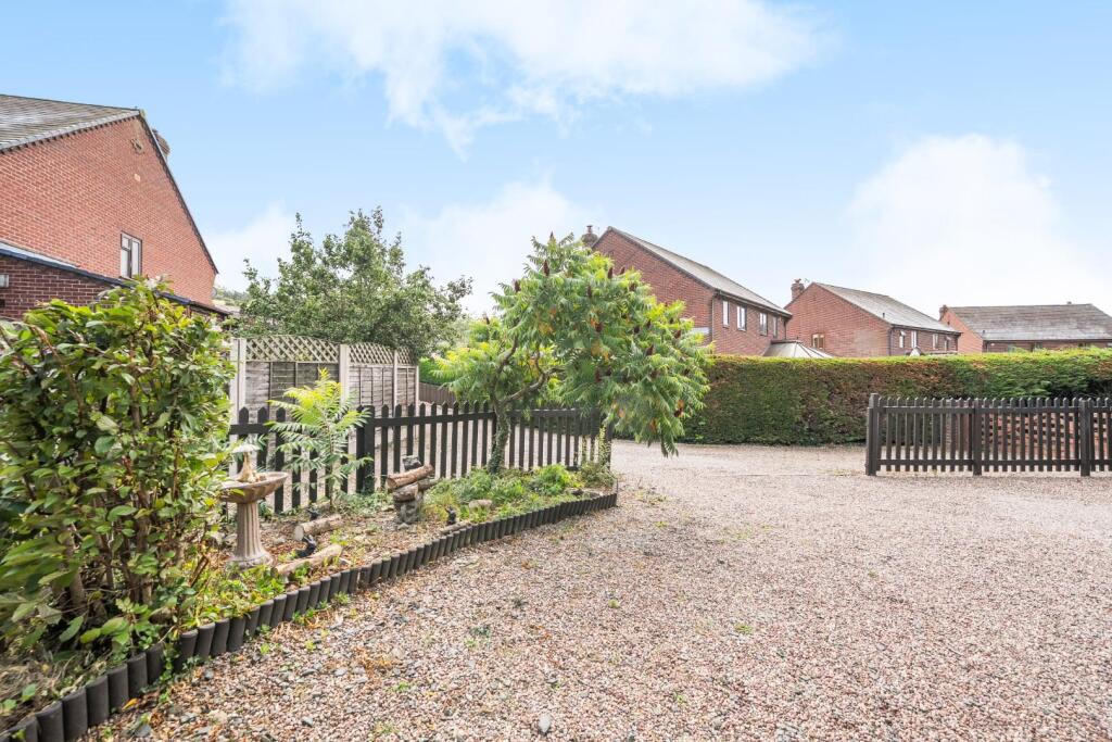 Driveway entrance.jpg