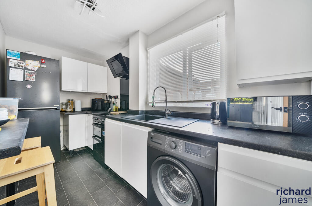 8b37e8feef364c409ca94b173ed11415