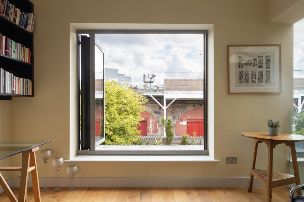 232040 - FrithvilleGardensLondon-JSouteyrat-145...