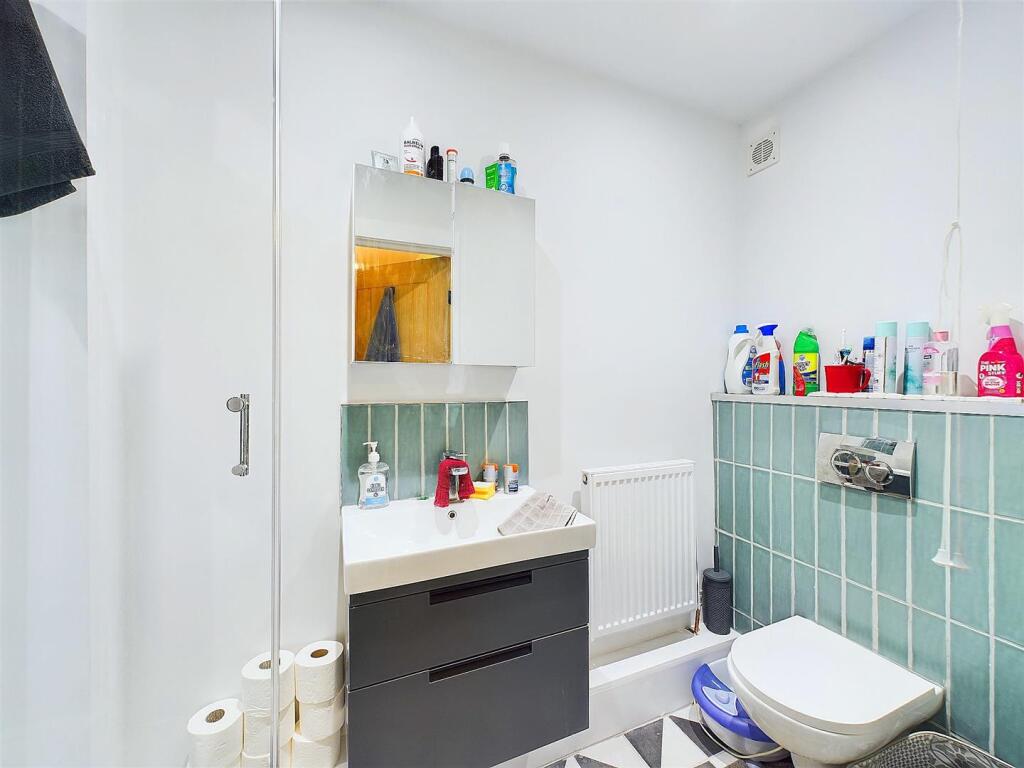 15 - 6 Bedroom HMO.jpg