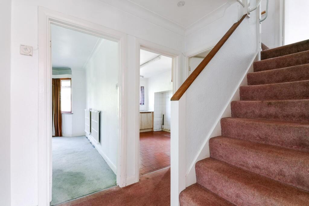 PEMBROKE CLOSE (16).jpg