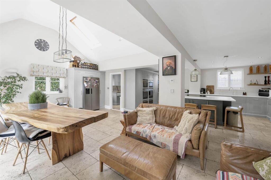 47-roundwood-park-13.jpg