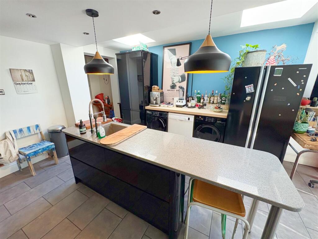 Kitchen_Breakfast room (1).jpg