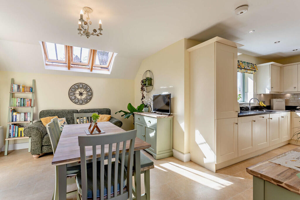 8641652-interior1...