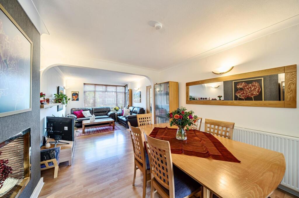 Davidson Frost-Wellings, DFW, Kynance Gardens, Sta