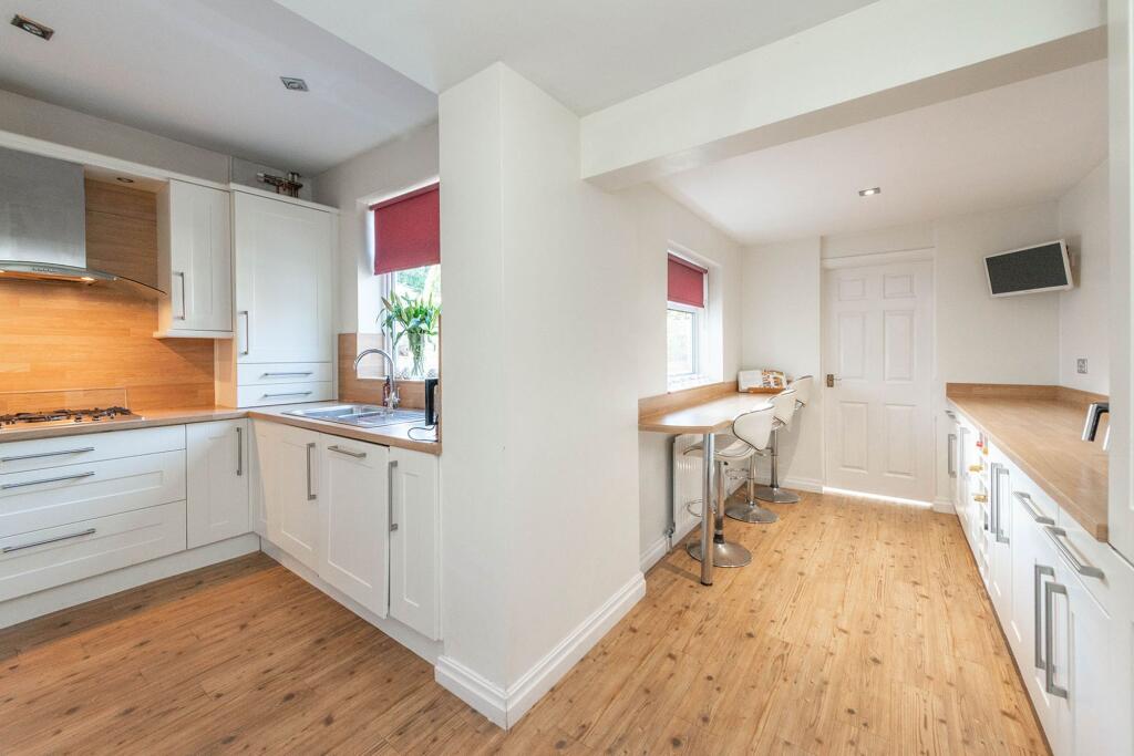 KITCHEN DINER AND LOUNGE