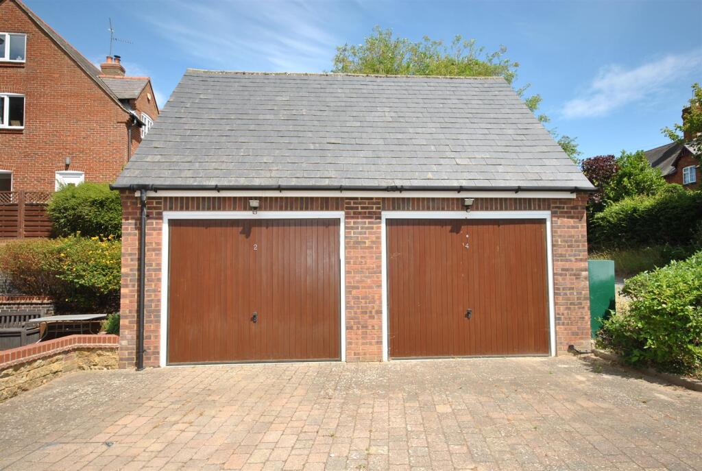 0118garage.JPG