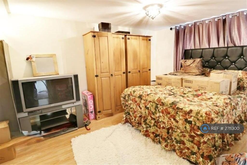 First Floor Double Bedroom