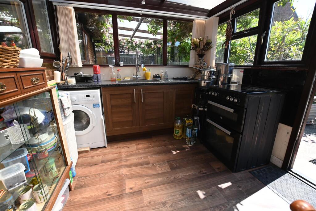 Conservatory / Atility Area