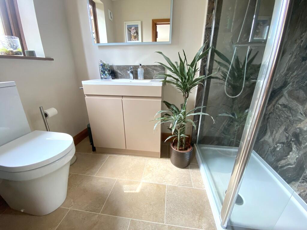 Ensuite shower ro...