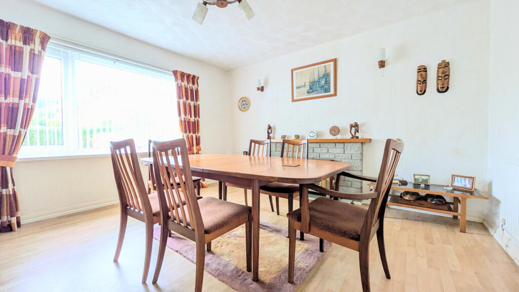 PXL_20251205_112215812.MP~2