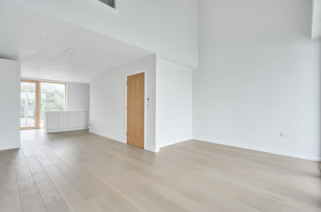 1315342-12-685ab9...