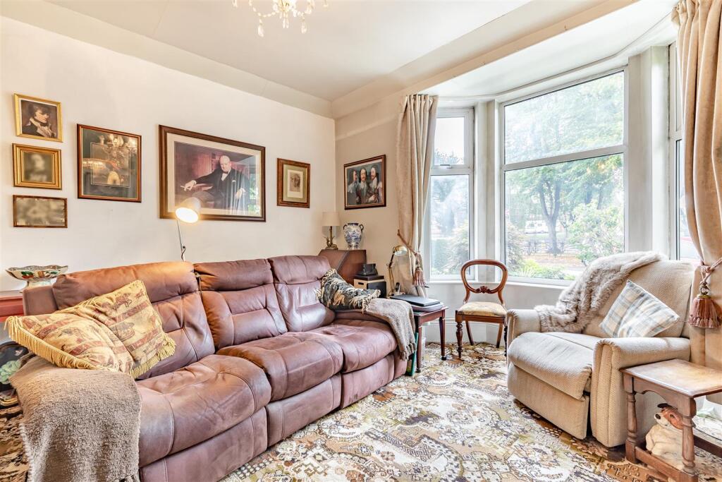 8662258-interior30.jpg