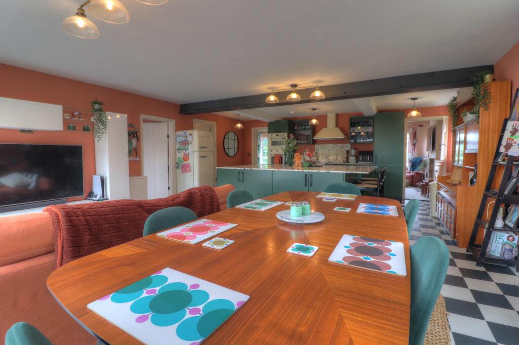 Dining Area 2