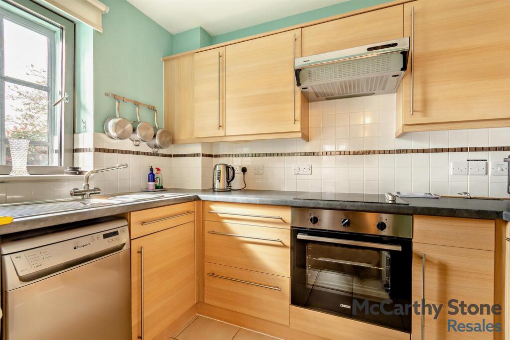 8640870-interior16-800.jpg