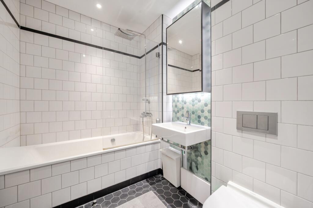 1380654-7-6916de8...