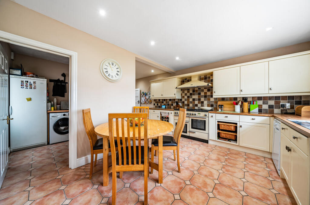 1266218 (5).jpg