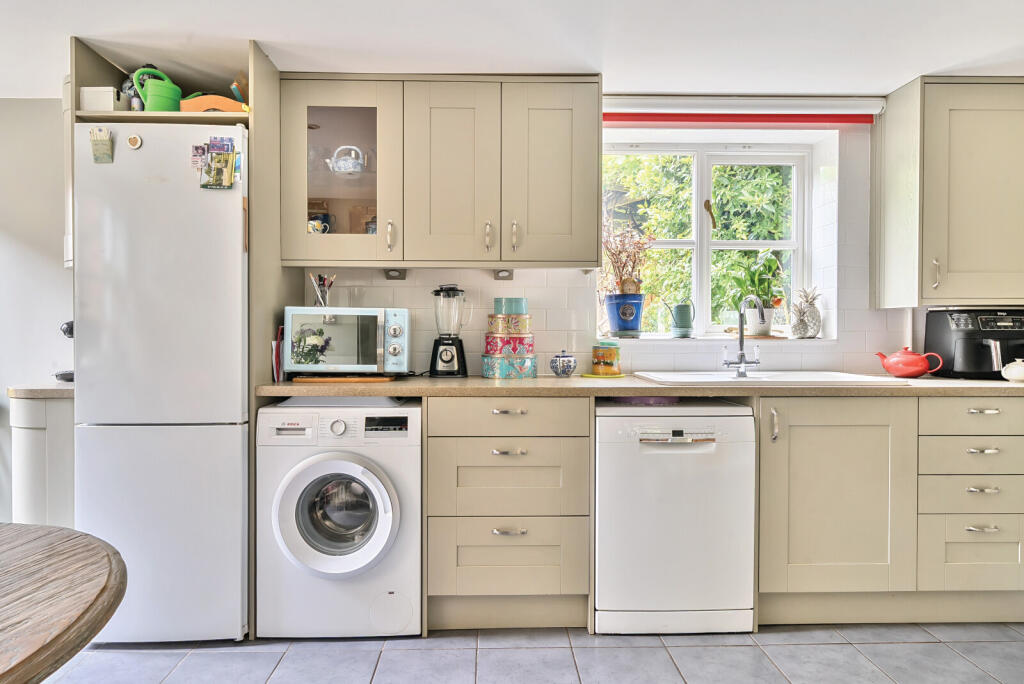 1317356-23-685d54...