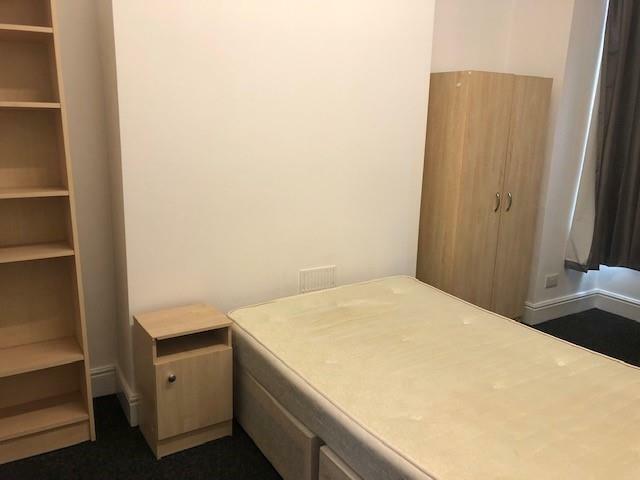 9 Beresford Ave Bedroom.jpg