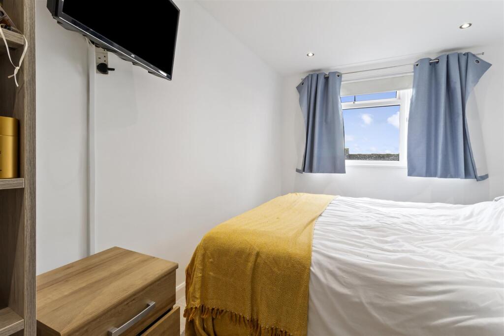 Greenoaks 30-003.JPG