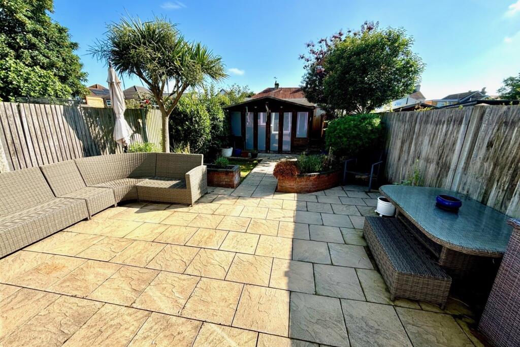 28 Park Avenue Rear Garden NEW