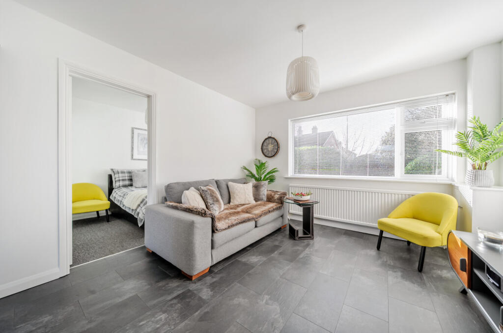 1385261-4-6929b40...