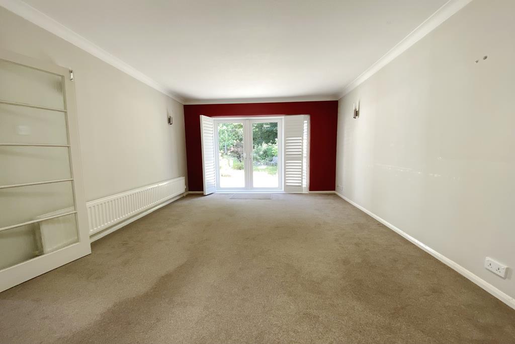 Lounge/Dining Rm
