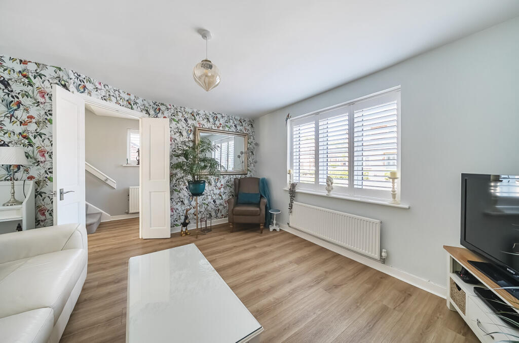 1321487-15-686e5e...