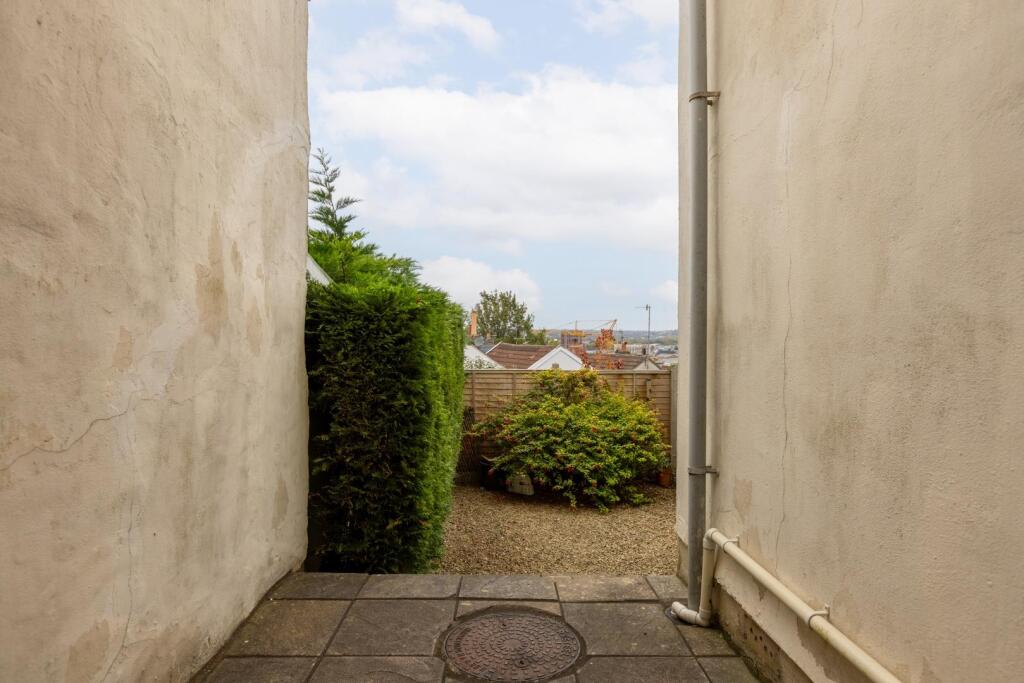 4b Bathwell Road, BS4-16.jpg