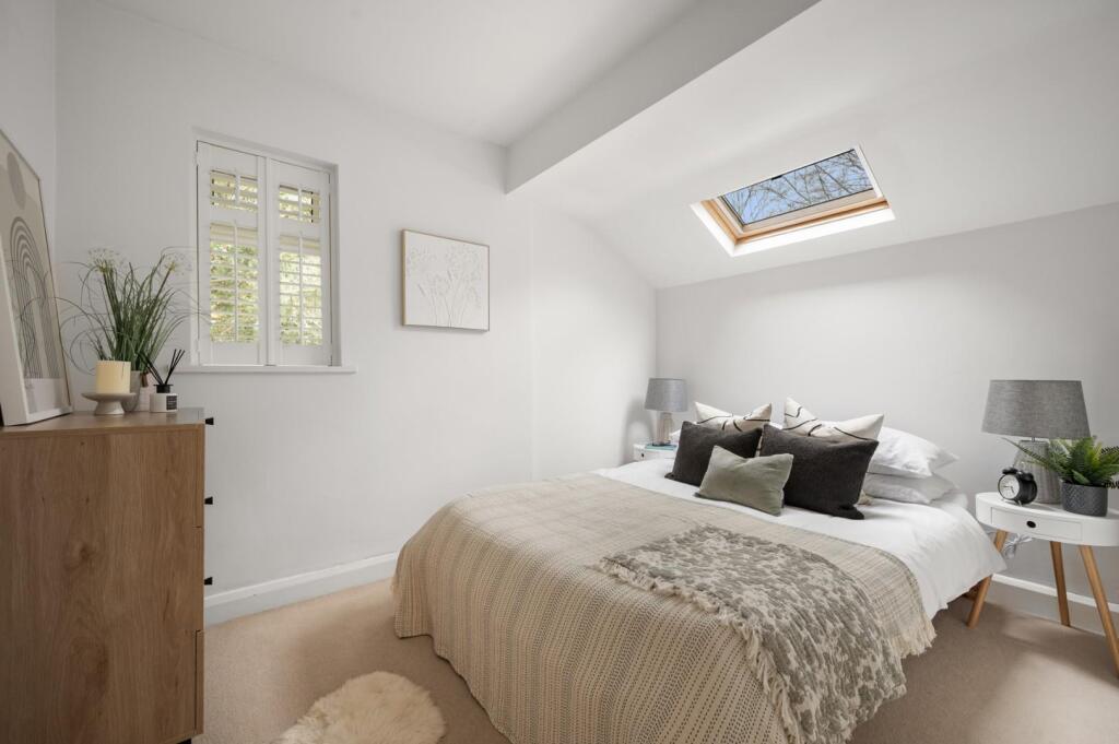 BEDROOM 5