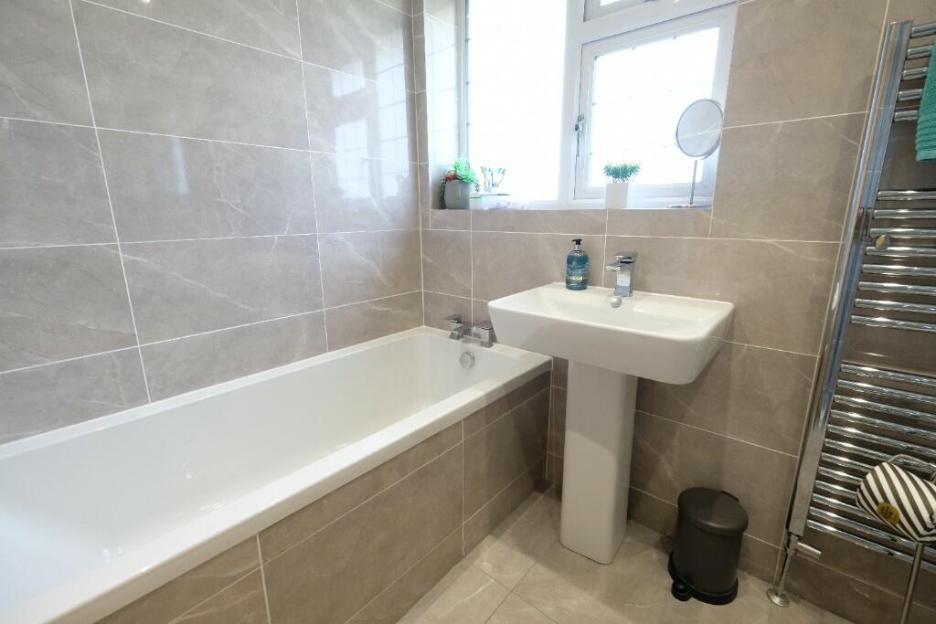 BATH/SHOWER ROOM