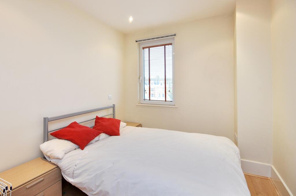 8-PUTNEY-WHARF-TO...