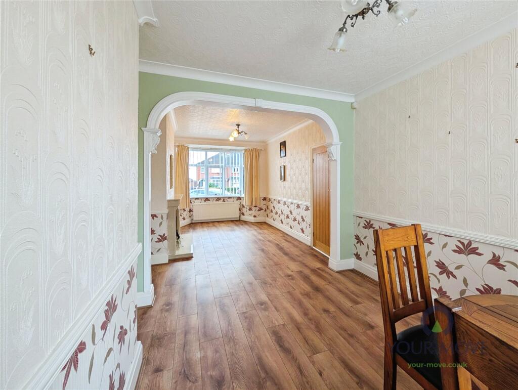 Lounge/Dining Room