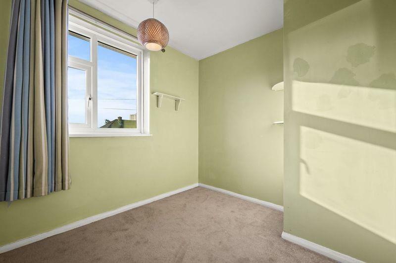 BEDROOM (front)
