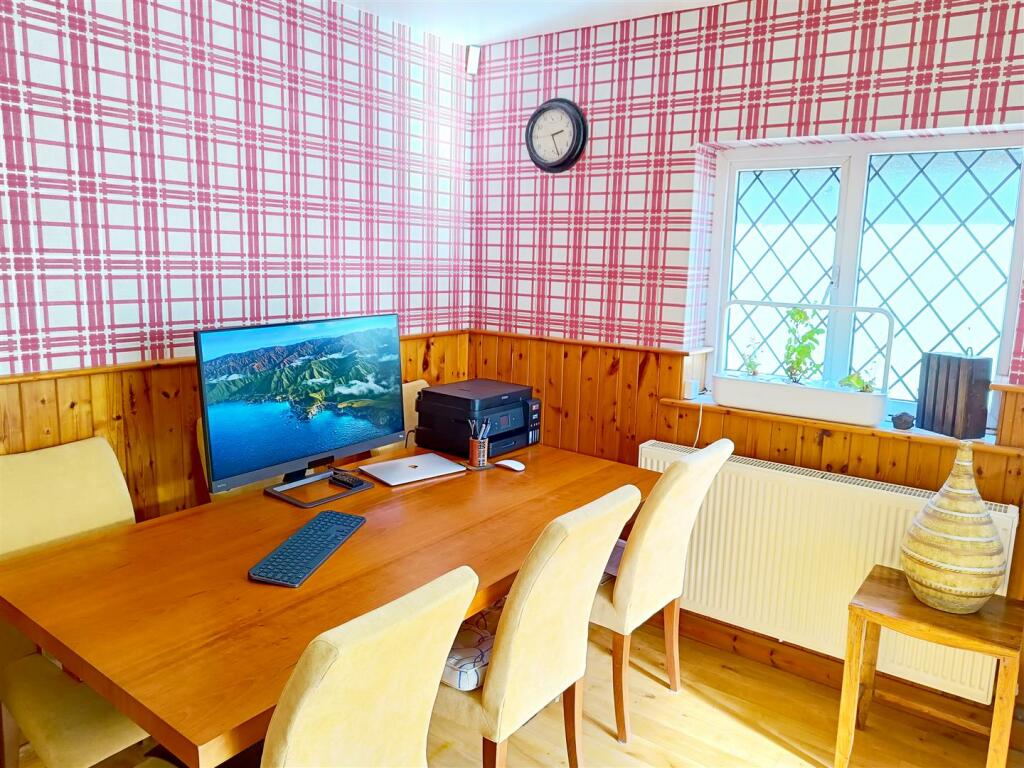 Kitchen 4.jpg