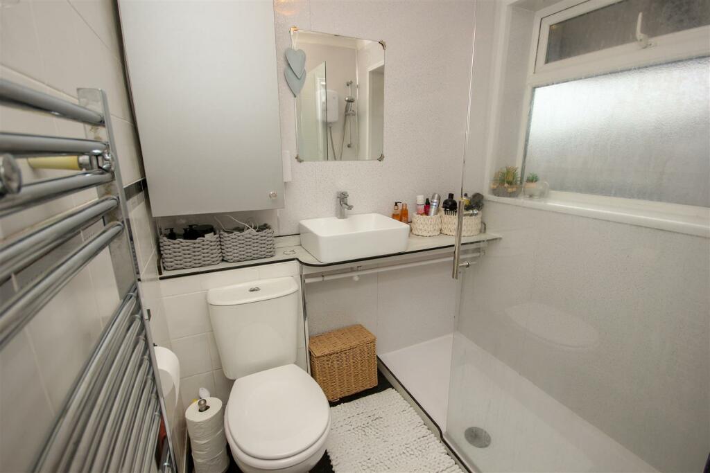 Shower Room.jpg