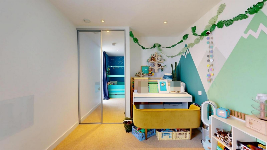 spacious for Sale - Discovery Tower - Canning Town