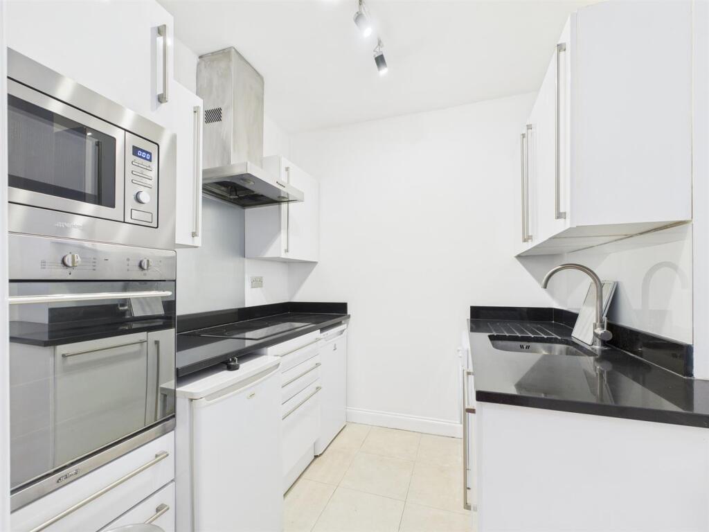 Basil Mansions, Basil Street, London