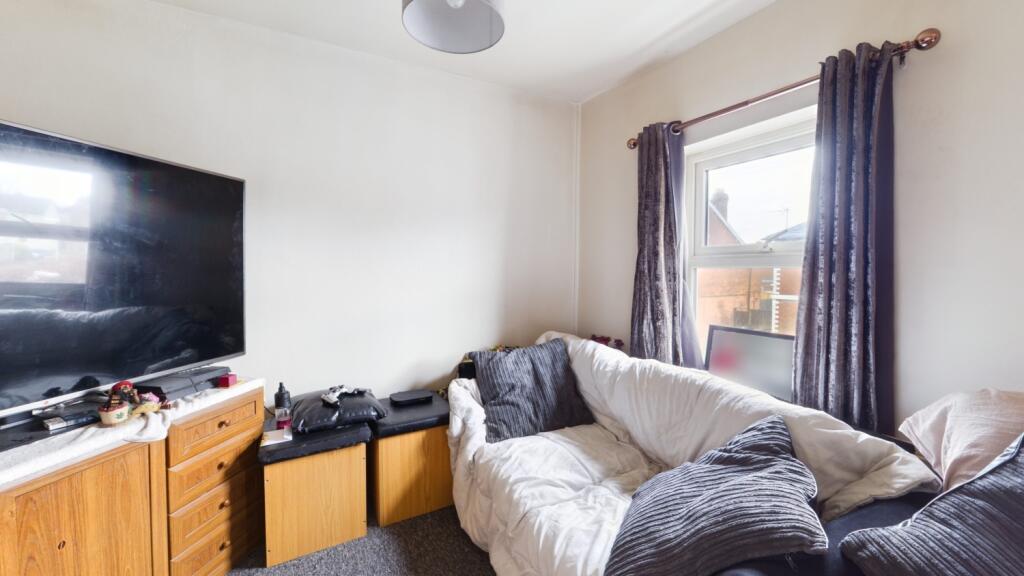 CAM01740G0-PR0328-PAN010